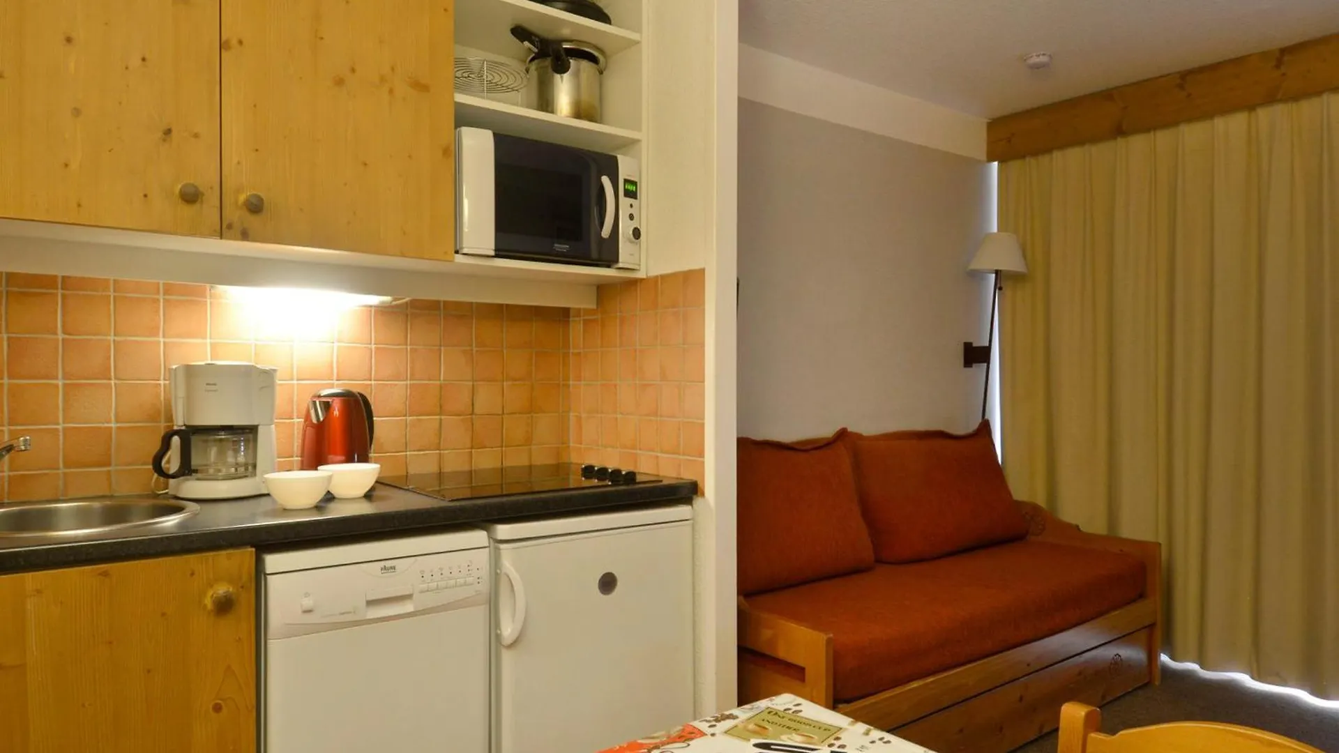 Studio Cabine Chaleureux - Skis Aux Pieds - 4 Pers - Acceptant Animaux - Fr-1-181-2401 La Plagne-Tarentaise 0*,  France