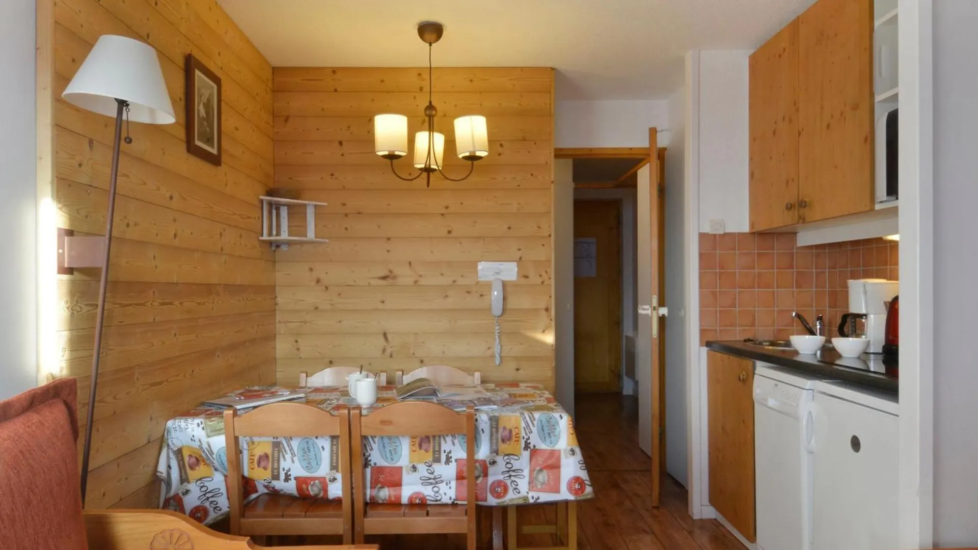 Studio Cabine Chaleureux - Skis Aux Pieds - 4 Pers - Acceptant Animaux - Fr-1-181-2401 La Plagne-Tarentaise Apartment